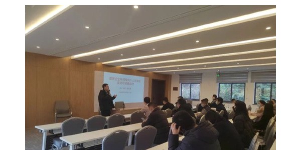 以信心凝聚力量，以實干譜寫華章——在新經(jīng)濟下，發(fā)現(xiàn)新商機，實現(xiàn)新發(fā)展