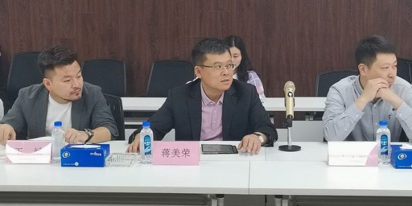 中國(guó)鄉(xiāng)建院何軍蒞臨貴陽(yáng)市建筑設(shè)計(jì)院作《淺談鄉(xiāng)村振興》主題演講，開(kāi)展交流活動(dòng)